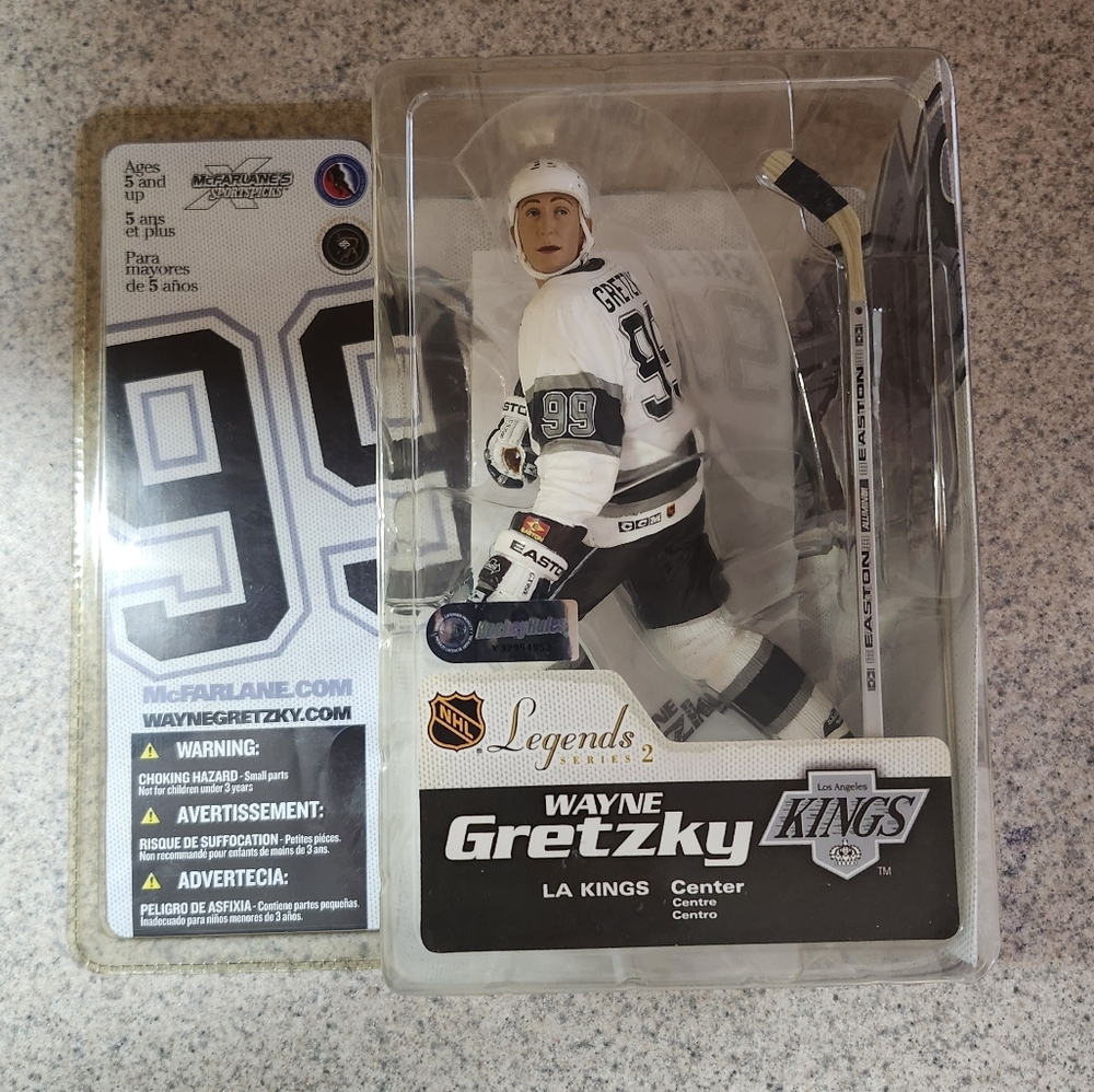 2005 McFarlane Toys NHL Legends 2 Wayne Gretzky LA Kings Hockey Figure White